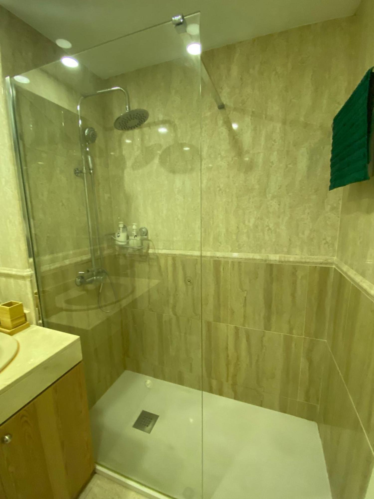 Aeropuerto Ifema 3 Apartment *