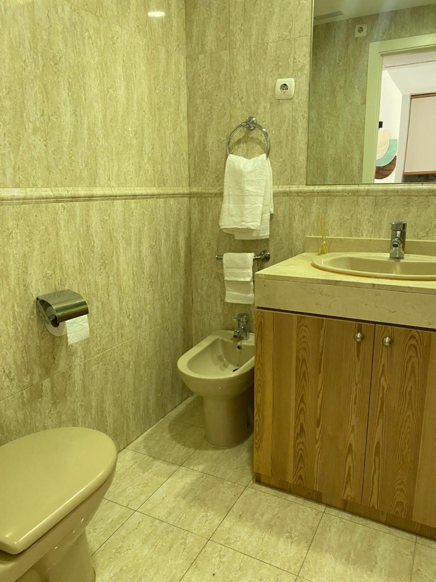 Apartament Aeropuerto Ifema 3 *